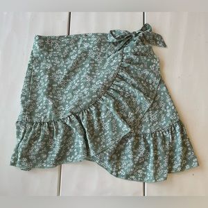 Green floral wrap mini skirt